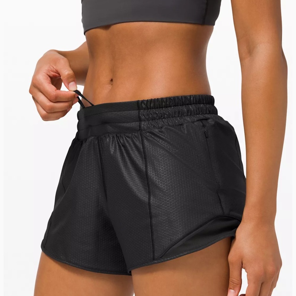 Lululemon Hotty Hot Short 4”